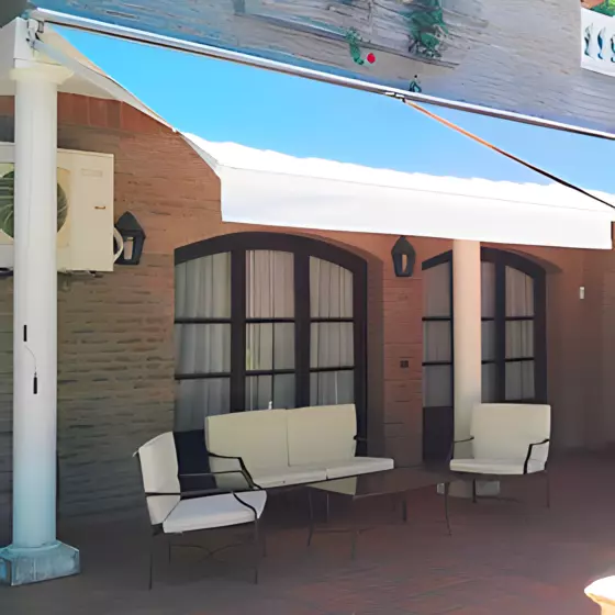 Toldo Articulado comercial