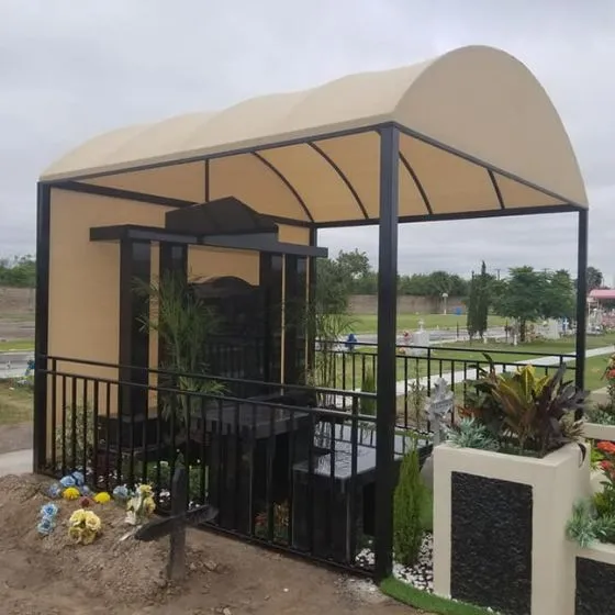 Toldo fixo de lona em garagem dupla residencial