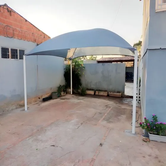 Cobertura sombrite areia em horta comercial