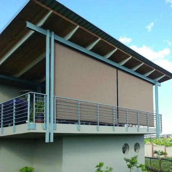 Toldo Cortina motorizado em loja de rua