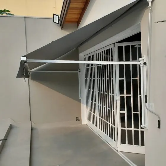 Toldo Cortina com Braço articulado em área gourmet