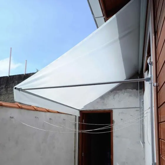 Toldo Cortina com Braço descido completo
