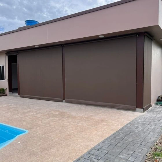 Toldo Retrátil de Tela Screen com guia lateral em alumínio
